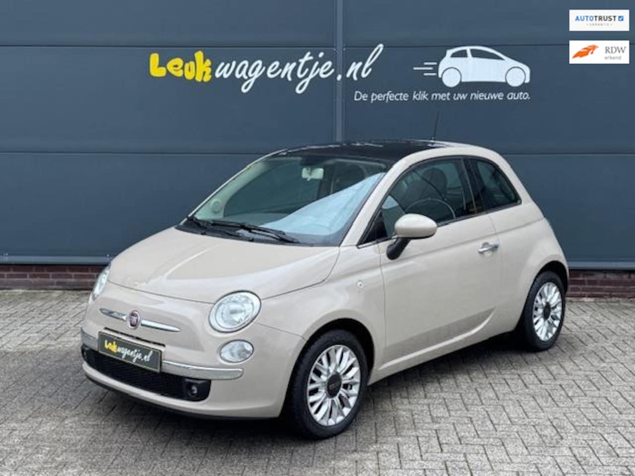 Fiat 500 - 1.2 Lounge *cappuccino *pano *distr.riem vervangen - AutoWereld.nl