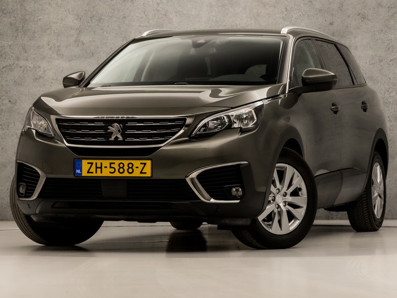Peugeot 5008 - 1.2 PureTech Sport 7 Persoons (APPLE CARPLAY, GROOT NAVI, CLIMATE, PARKEERSENSOREN, SPORTS - AutoWereld.nl