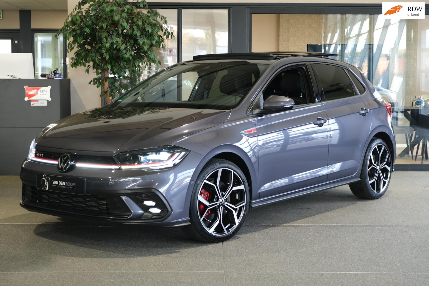 Volkswagen Polo - 2.0 TSI GTI 207PK Pano Navi ACC Alcantara IQ Led Virtual - AutoWereld.nl