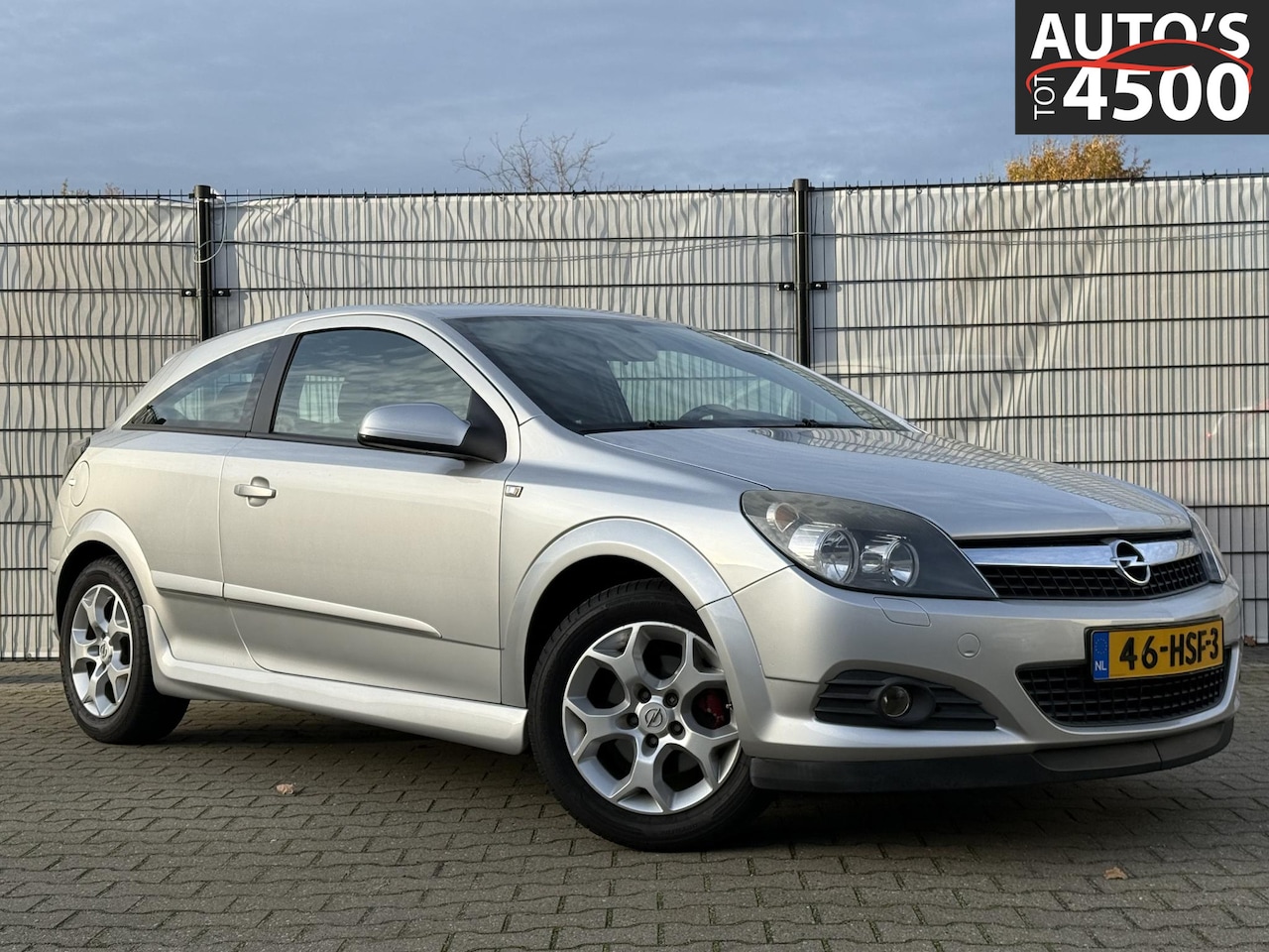 Opel Astra GTC - 1.6 Temptation Airco/Carplay/Nieuwe apk! - AutoWereld.nl