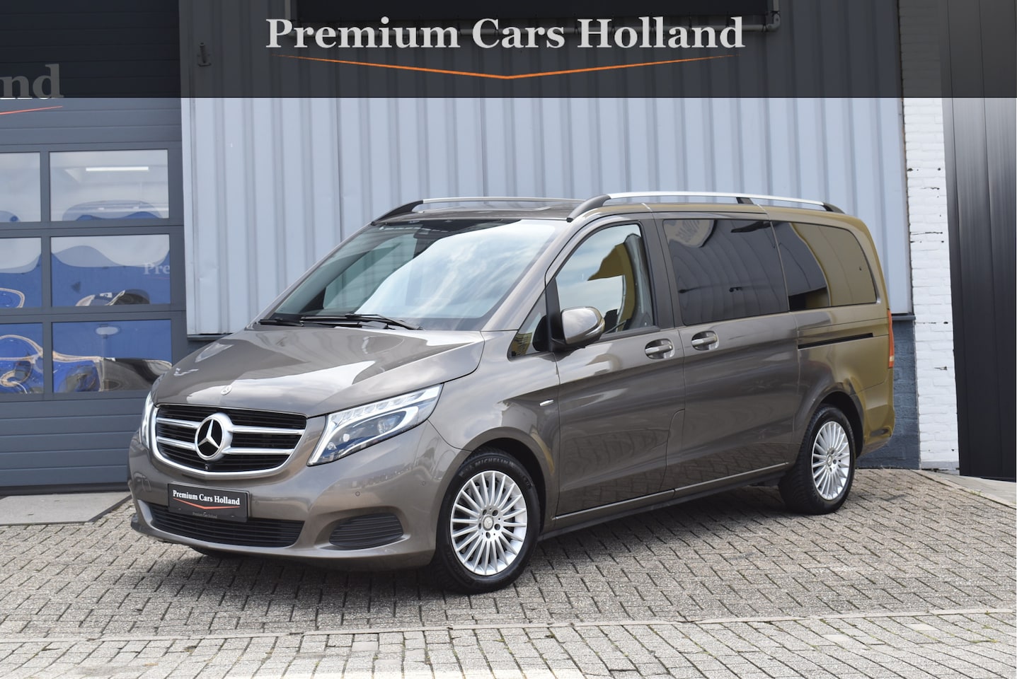 Mercedes-Benz V-klasse - 250d Lang DC Avantgarde Leder 360 Camera Elektrische Schuifdeuren 17 Inch - AutoWereld.nl