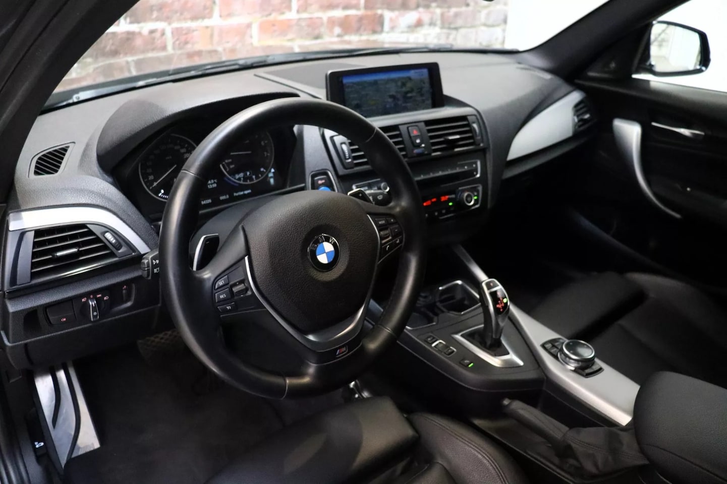 BMW 1-serie - M135i xDrive High Executive - AutoWereld.nl