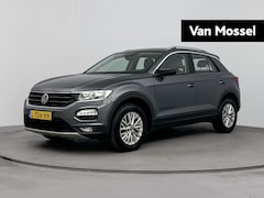 Volkswagen T-Roc - 1.5 TSI Style Business 150 PK | Leder | Navigatie | 16 Inch Velgen | Airco | Cruise contro