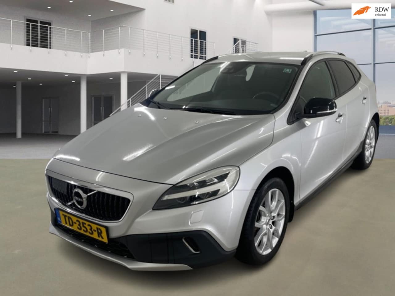 Volvo V40 Cross Country - 2.0 D3 Summum AUT Facelift Led Full - AutoWereld.nl