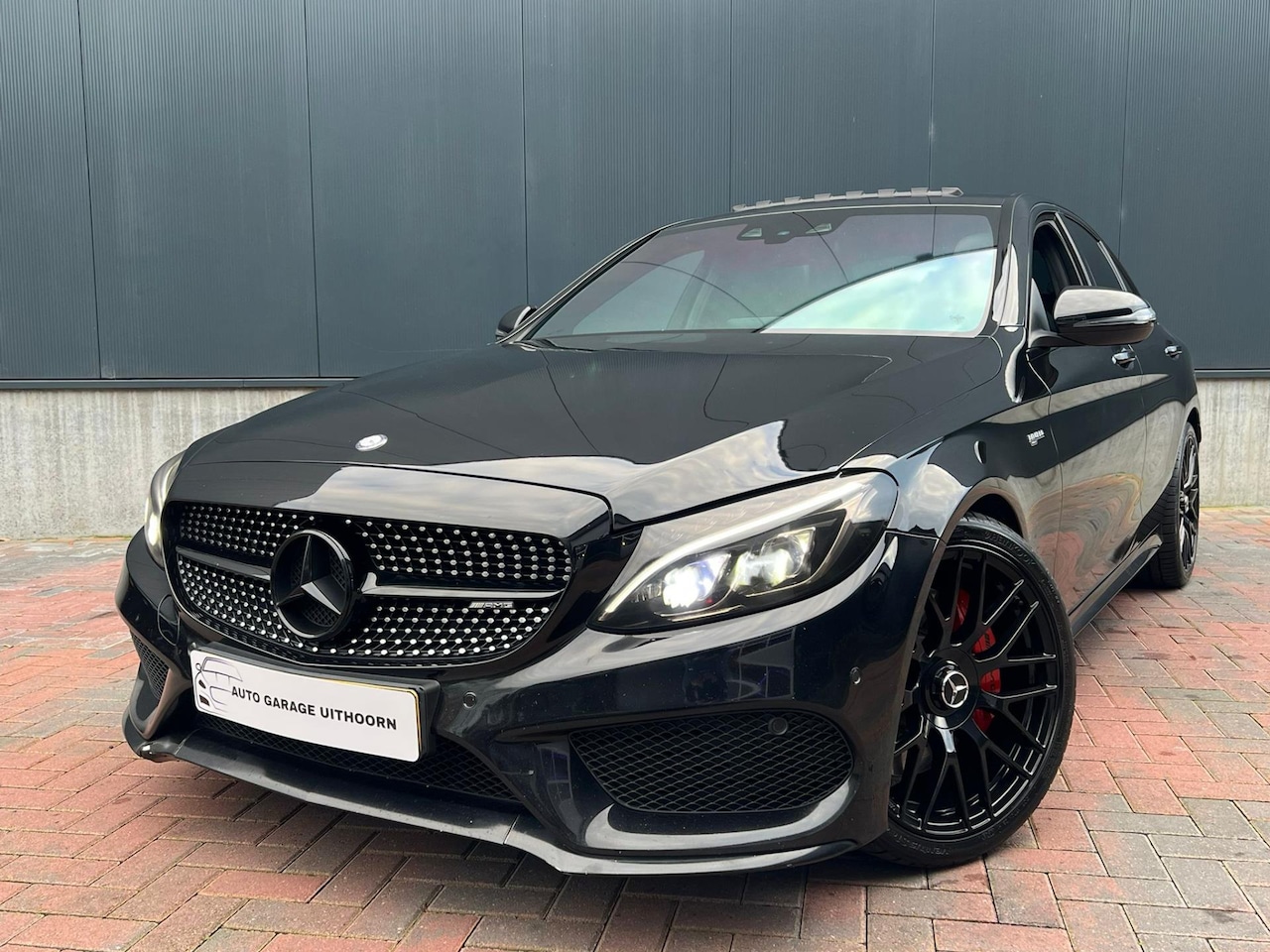 Mercedes-Benz C-klasse - 450 AMG 4MATIC * Pano * Cam * Climate * Carplay * Goed Onderhouden - AutoWereld.nl