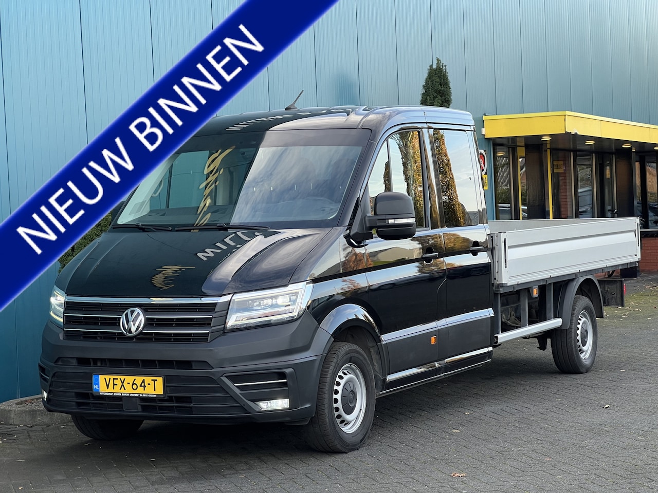 Volkswagen Crafter - 35 2.0 TDI L4 DC Highline 6.PERS 177PK!! TREKH.3500KG|CAM|CRUISE|CARPLAY|LED|NAV|AC - AutoWereld.nl