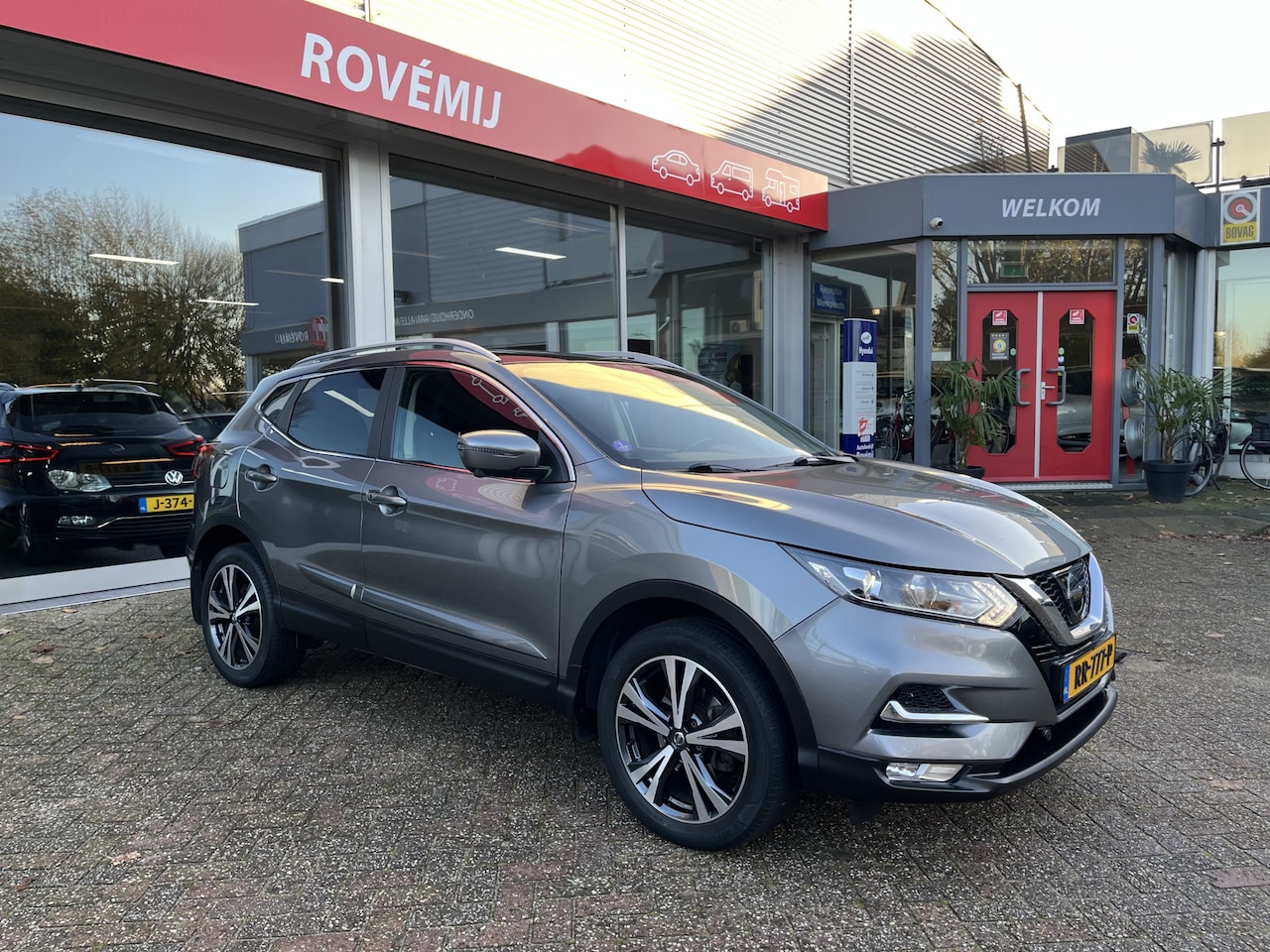 Nissan Qashqai - 1.6 N-Connecta Trekhaak, Panoramadak, 360 Caamera, Cruise - AutoWereld.nl