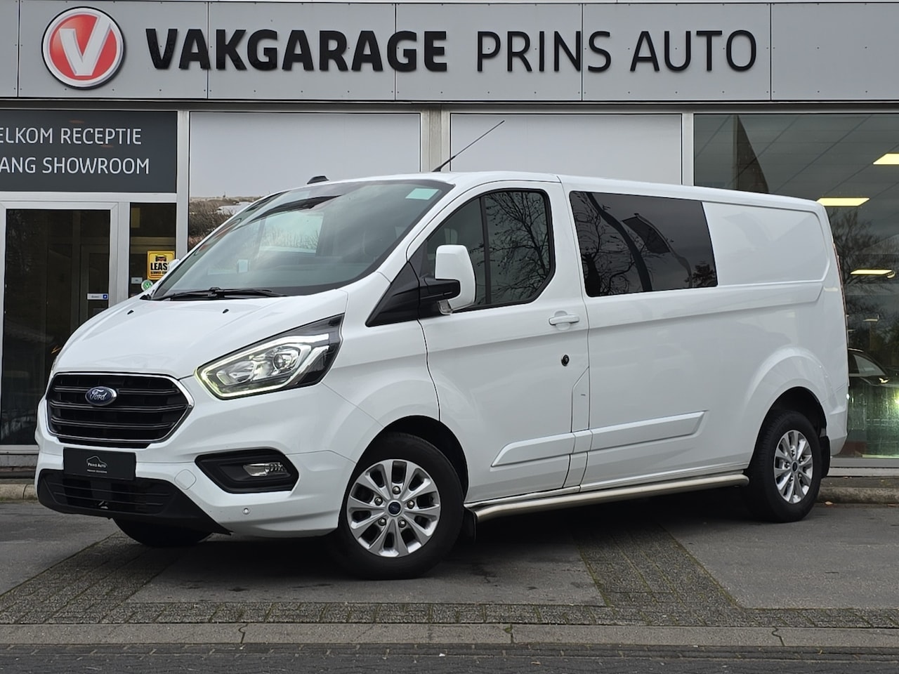 Ford Transit Custom - 300 2.0 TDCI L2H1 Limited DC 6p. |TREKHAAK|NAVI|STOELVERW.|PDC V+A|ORG.NL|NAP| 4035 - AutoWereld.nl