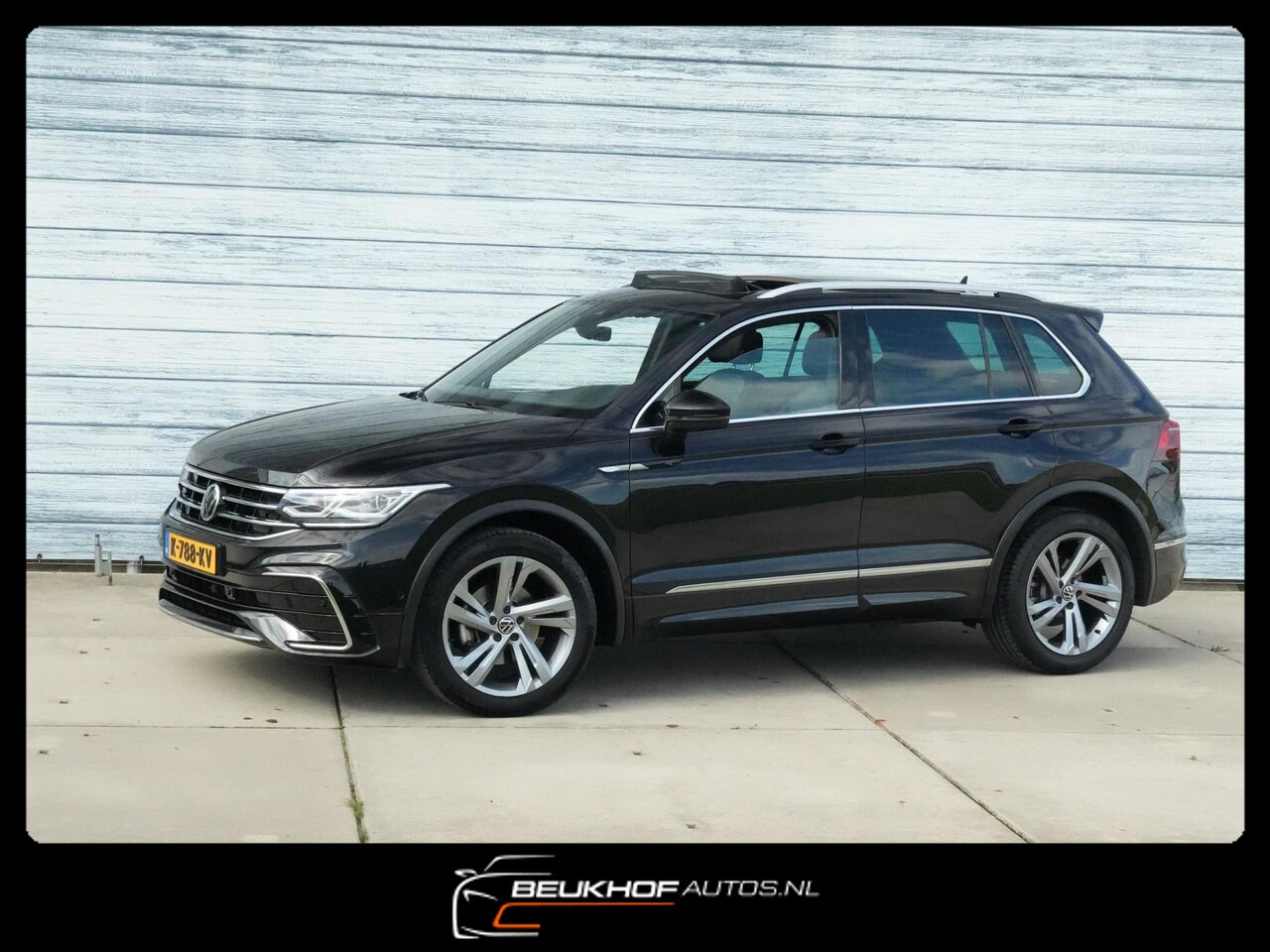 Volkswagen Tiguan - 1.5 TSI R-Line Business+ Trekhaak Pano Cam - AutoWereld.nl