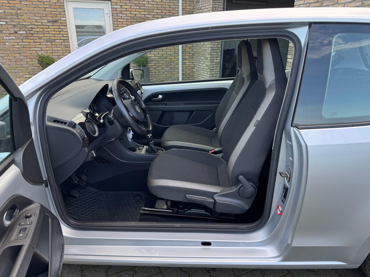 Volkswagen Up! - 1.0 high up! Bj 2012 met slechts 43134 km van eerste eigenaar - AutoWereld.nl