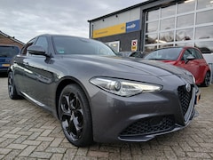 Alfa Romeo Giulia - 2.0T - Automaat - Leder - Trekhaak - nieuwe banden/ velgen