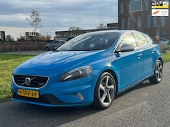 Volvo V40 - 1.6 D2 R-Design | REBEL BLUE | XENON | PDC | LEES ADVERTENTIE