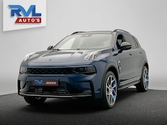 Lynk & Co 01 - 1.5 261PK Plug-in Hybrid *Zwarte Hemel* Stuurwiel verwarmd* 360° Camera Pano/dak Apple/Car