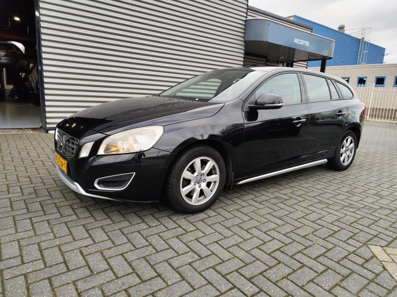 Volvo V60 - 2.0 D3 2.0 D3 - AutoWereld.nl