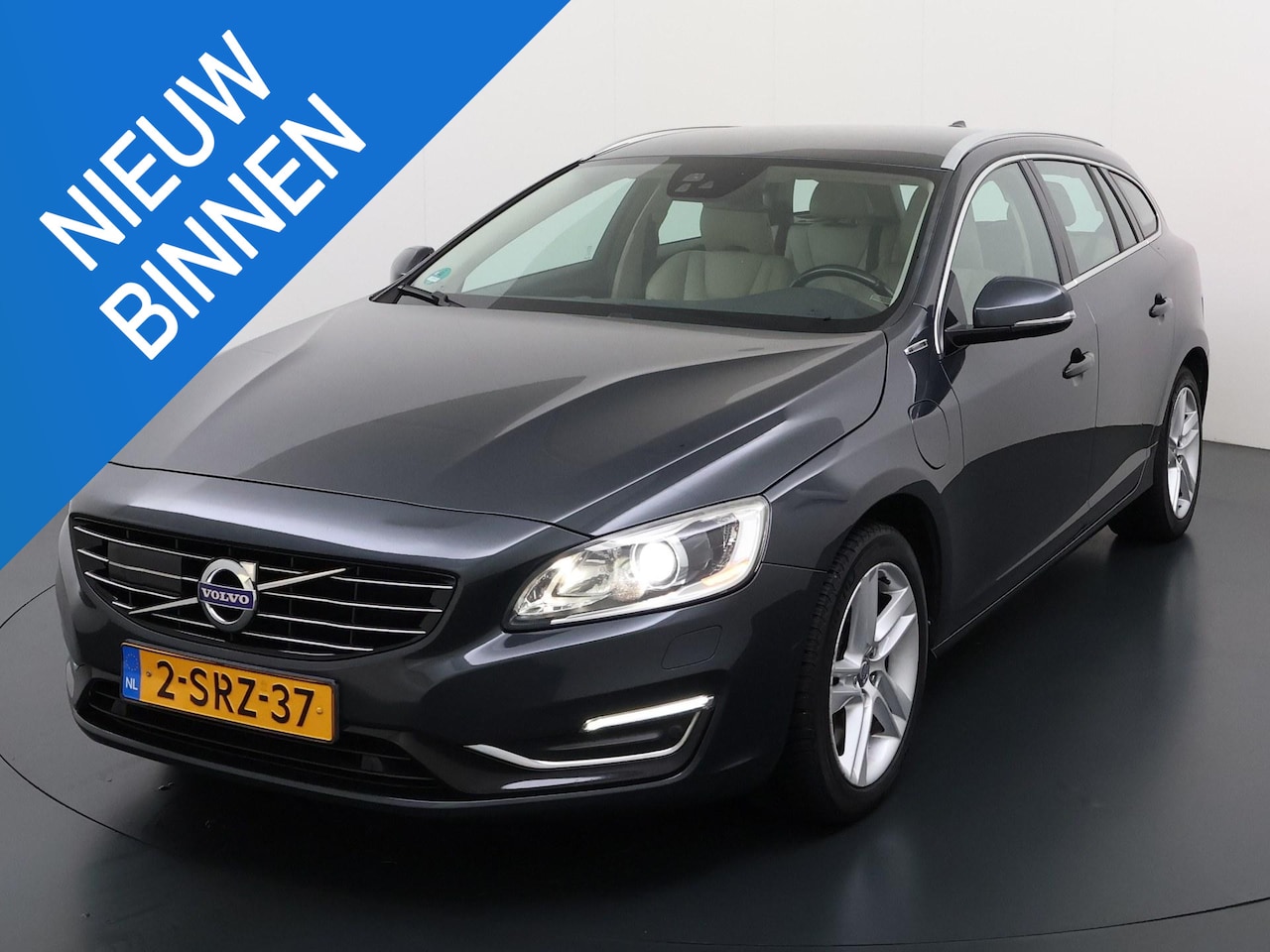 Volvo V60 - 2.4 D6 AWD Plug-In Hybrid Summum 2.4 D6 AWD Plug-In Hybrid Summum - AutoWereld.nl