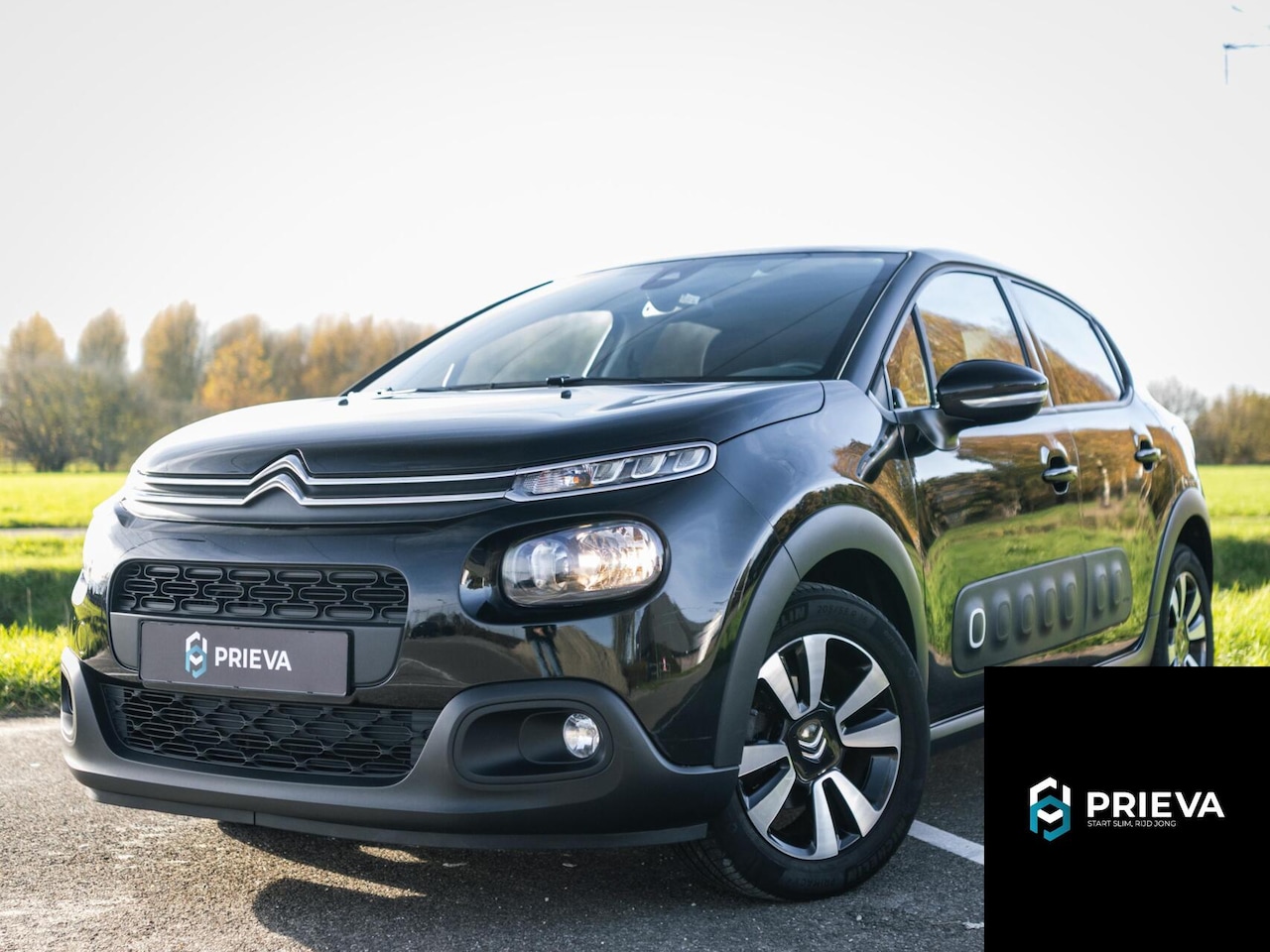 Citroën C3 - 1.2 PureTech Shine PANO *DEALER ONDH* - AutoWereld.nl