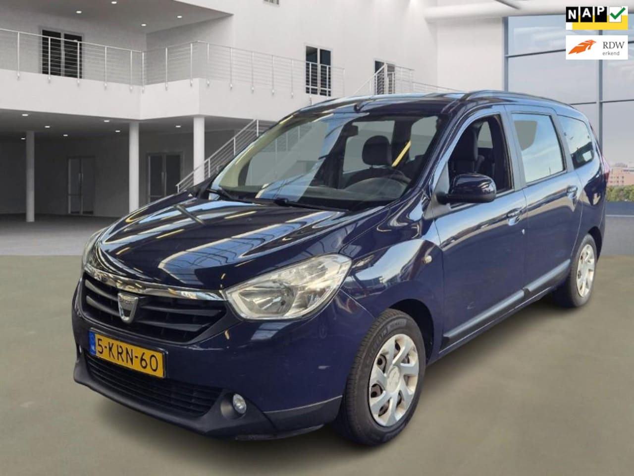 Dacia Lodgy - 1.2 TCe Lauréate 7PERS|AIRCO|CRUISE|TREKHAAK|ORIGINEEL NL|BOEKJES - AutoWereld.nl