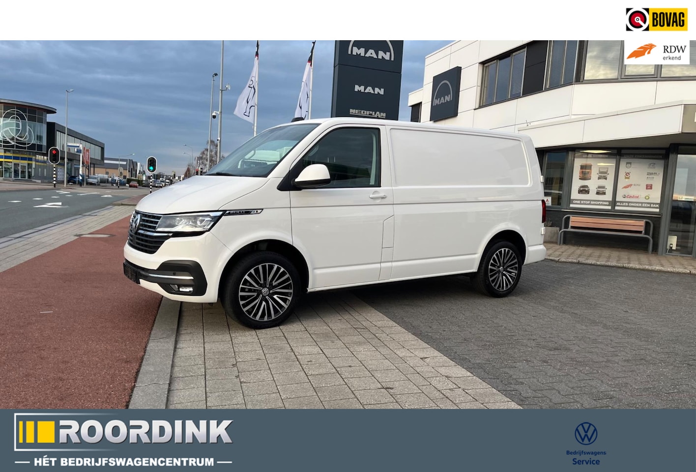 Volkswagen Transporter - 150 DSG Bulli , dikke uitvoering, Bearlock, laadruimte sloten. Extra veilig - AutoWereld.nl