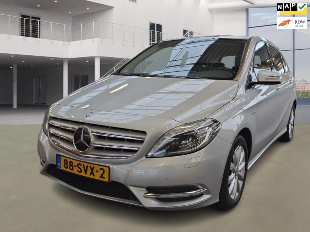 Mercedes-Benz B-klasse - 180 Ambition||XENON|NAVI|LEDER|STOELVERW|PSENSOR| - AutoWereld.nl