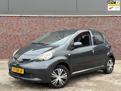 Toyota Aygo - 1.0-12V + | Nieuwe APK | El. Ramen | 5-drs | NAP | Nieuwe koppeling | Onderhoudsboekje aan
