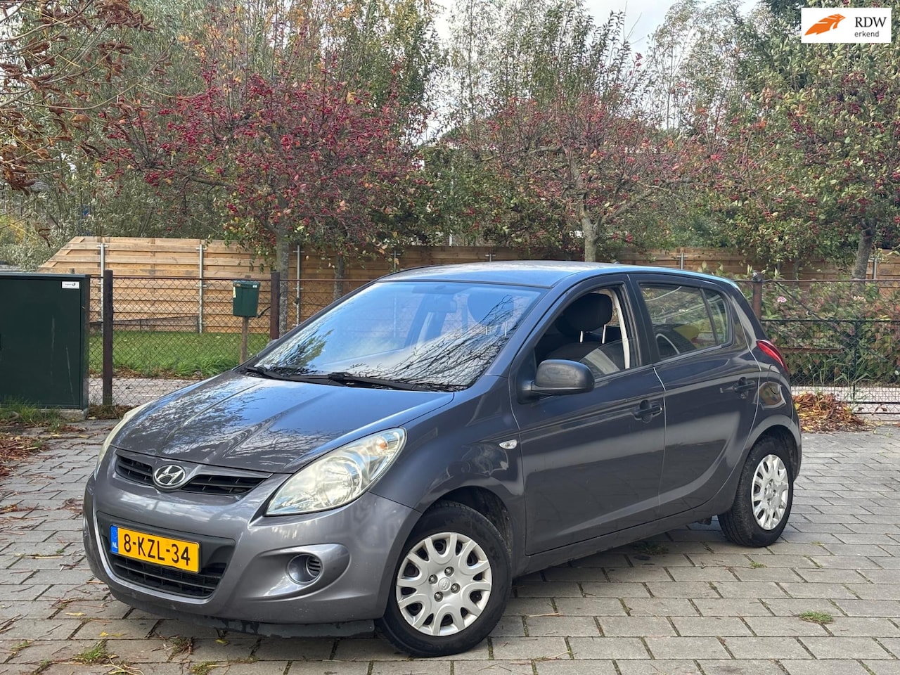 Hyundai i20 - 1.2i Business Edition | Airco | El. Ramen | Rijdt en schakelt heerlijk! - AutoWereld.nl