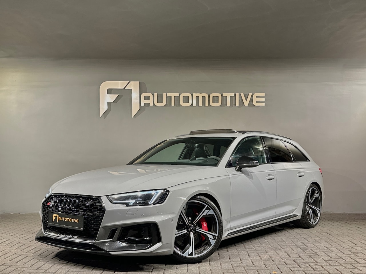 Audi RS4 - Avant 2.9 TFSI Quattro Pano|HuD|B&O|Massage|360Cam - AutoWereld.nl