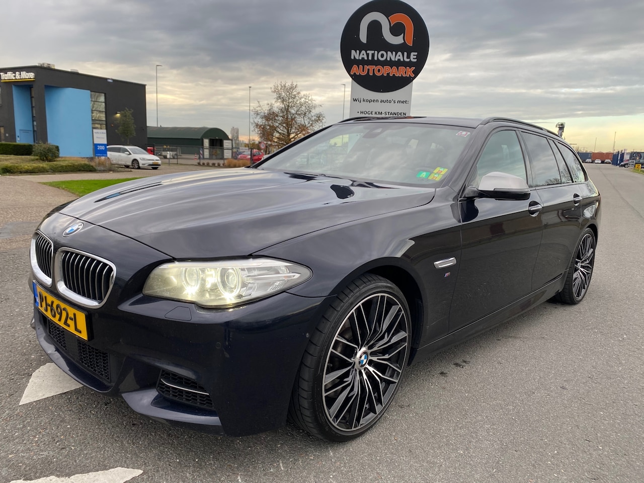 BMW 5-serie Touring - 2016 * M550xd * AUTOMAAT * ANGEL EYE'S * 1 TURBO DEFECT !! - AutoWereld.nl