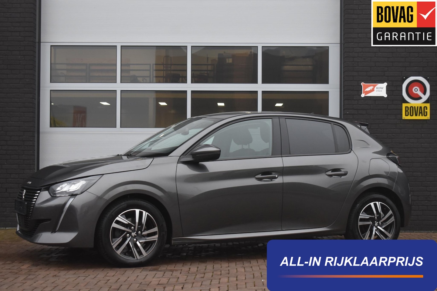 Peugeot 208 - 1.2 PureTech 100PK Allure | Panodak | Adapt. Cruise | Stoelverw. | Carplay | Camera | Incl - AutoWereld.nl