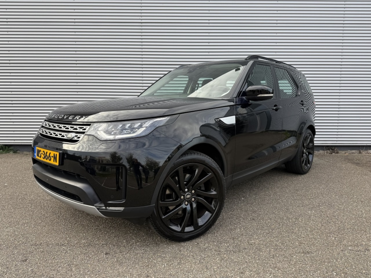 Land Rover Discovery - 2.0 Sd4 HSE Lux. 7p. NAP Pano Trekhaak 22" Memory 360 Merdian Le - AutoWereld.nl