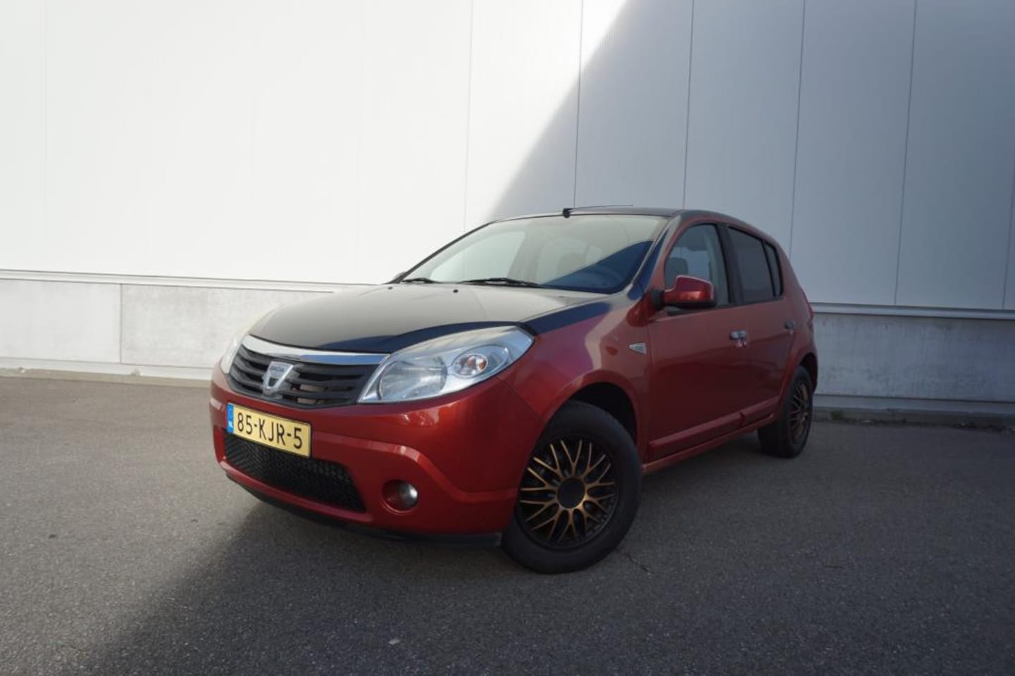 Dacia Sandero - 1.6 Lauréate - Airco / Elektr. ramen / Trekhaak / NAP - AutoWereld.nl