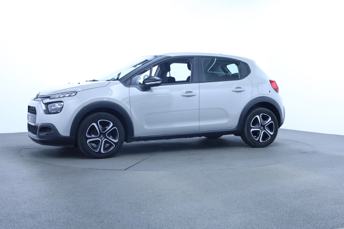 Citroën C3 - 1.2 PureTech S&S Shine NAVIGATIE * APPLE CAR PLAY * LED * STOELVERWARMING * CLIMATE CONTROL - AutoWereld.nl