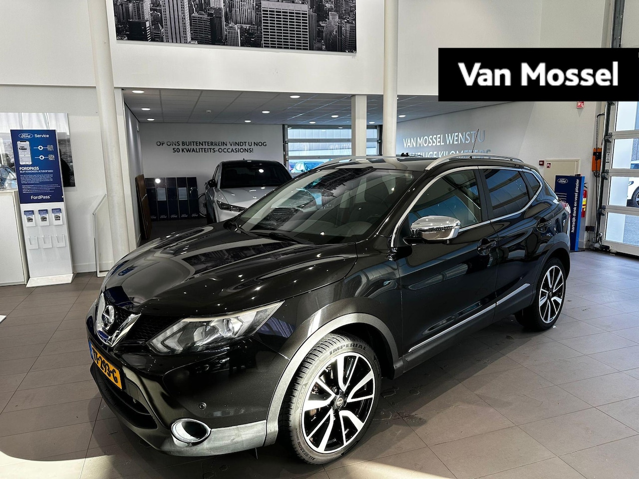 Nissan Qashqai - 1.6 Tekna | TREKHAAK | 360 CAMERA | LMV | ALL SEASON BANDEN | NAVI | CRUISE CONTROL - AutoWereld.nl