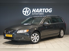Volvo V70 - 2.0F Momentum + TREKHAAK / STOELVERWARMING / XENON