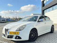 Alfa Romeo Giulietta - 2.0 JTDm 240pk/NAP/18"