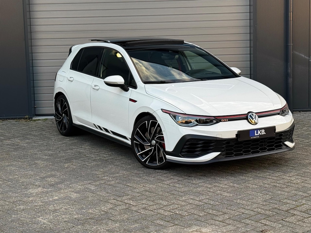 Volkswagen Golf - 2.0 TSI GTI CLUBSPORT 300 PK| PANO | HUD | IQ | SFEER | ACC | CAMERA | KEYLESS - AutoWereld.nl