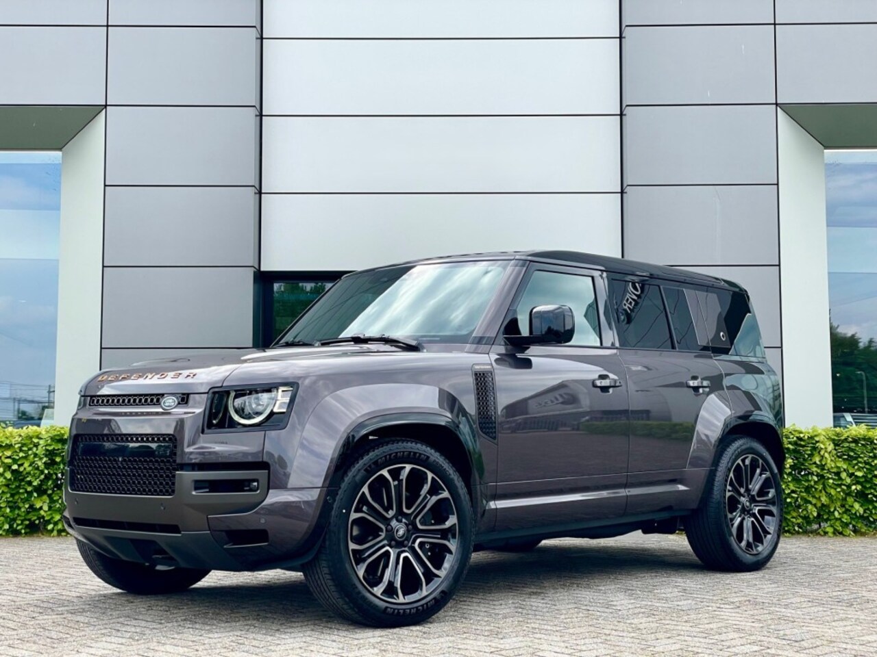 Land Rover Defender 110 - 4.4 P635 Octa 4.4 P635 Octa - AutoWereld.nl