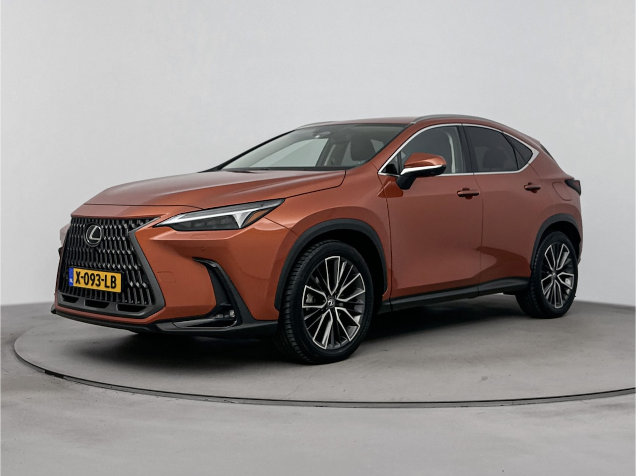 Lexus NX - 450h+ AWD Executive Line | BTW Auto | Trekhaak | 360' Camera | - AutoWereld.nl