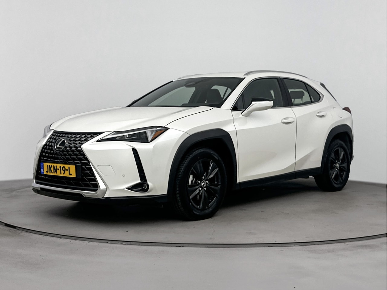 Lexus UX - 300h Urban Line | Parkeersensoren | Adaptive Cruise | Carplay | - AutoWereld.nl