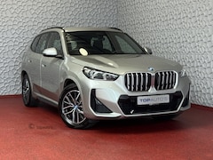 BMW X1 - XDRIVE 25E M-SPORT LED ELEK.KLEP NAVI STOELVERW M-SHADOW LINE CARPLAY/ANDROID ZWARTE.HEMEL