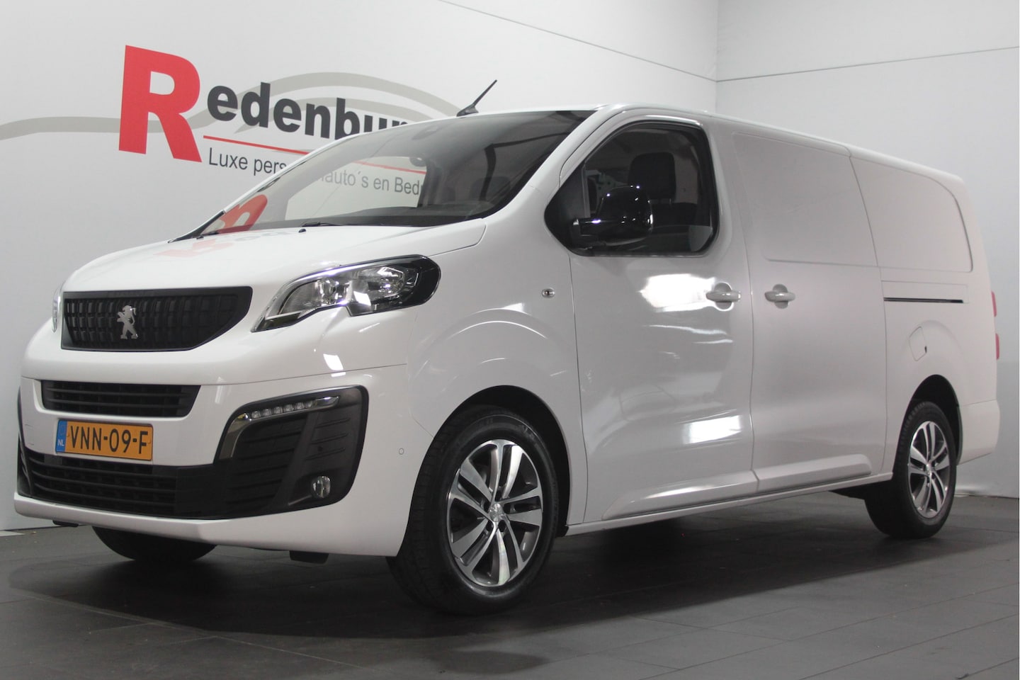 Peugeot Expert - 2.0 BlueHDI 180 Long Asphalt - Automaat - Dubb. deur - Carplay / Dodehoek / Stoelverw. - AutoWereld.nl