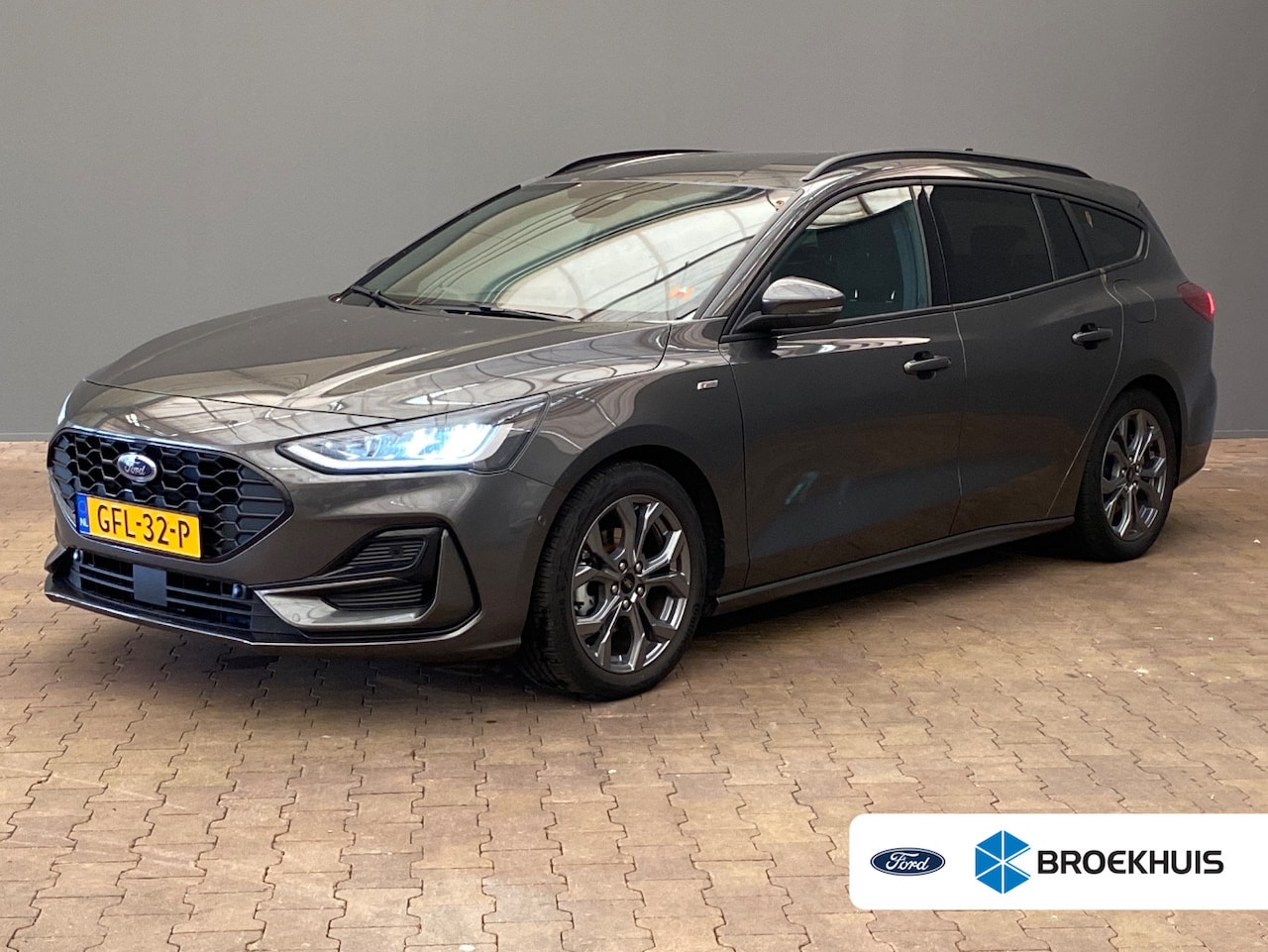 Ford Focus Wagon - 1.0 EcoBoost 155pk Automaat Hybrid ST Line | Winterpack | Trekhaak | Camera | Adaptive Cru - AutoWereld.nl