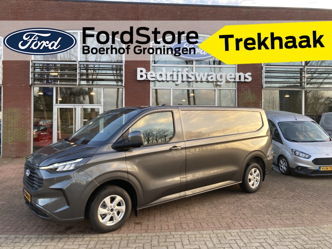 Ford Transit Custom - 320 2.0 TDCI L2H1 Limited | Achteruit rijcamera | Trekhaak | Navigatie | - AutoWereld.nl