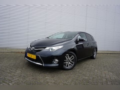 Toyota Auris - 1.3 Trend Top 5 editie Climate / Navi / Cruise / Stoelverw. / Camera / Trekhaak / Lm velge