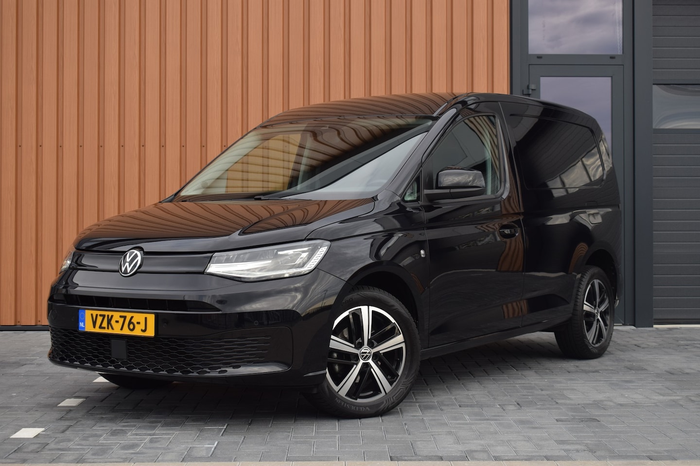 Volkswagen Caddy Cargo - 2.0 TDI 75 Edition | Leer | LED | Camera | Virtual | 17" - AutoWereld.nl