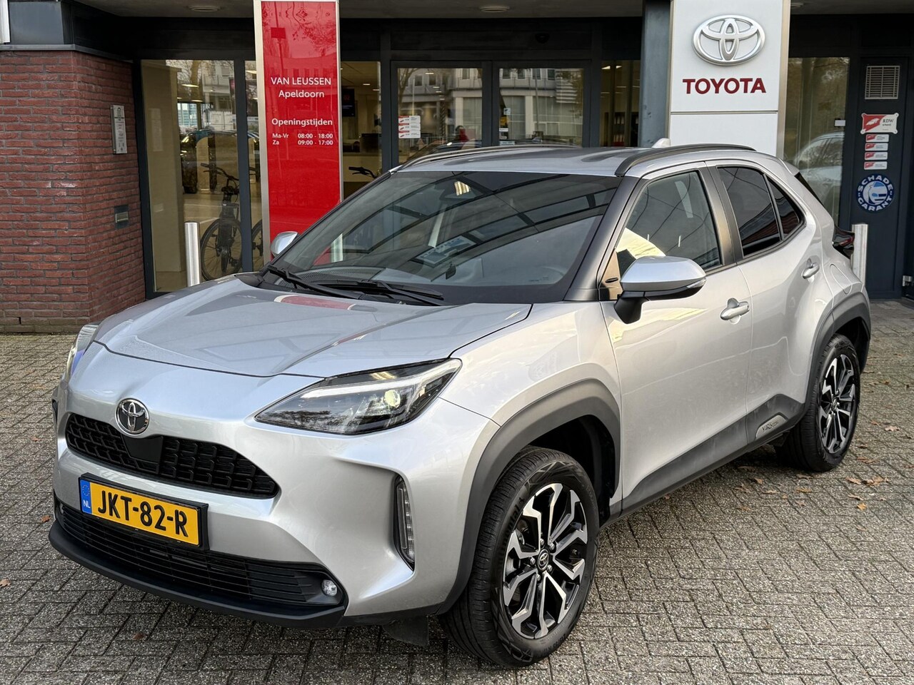 Toyota Yaris Cross - Hybrid 115 DYNAMIC STOEL/STUURVERW KEYLESS 17'' LM-VELGEN CAMERA NAVI AD-CRUISE CLIMA APPL - AutoWereld.nl
