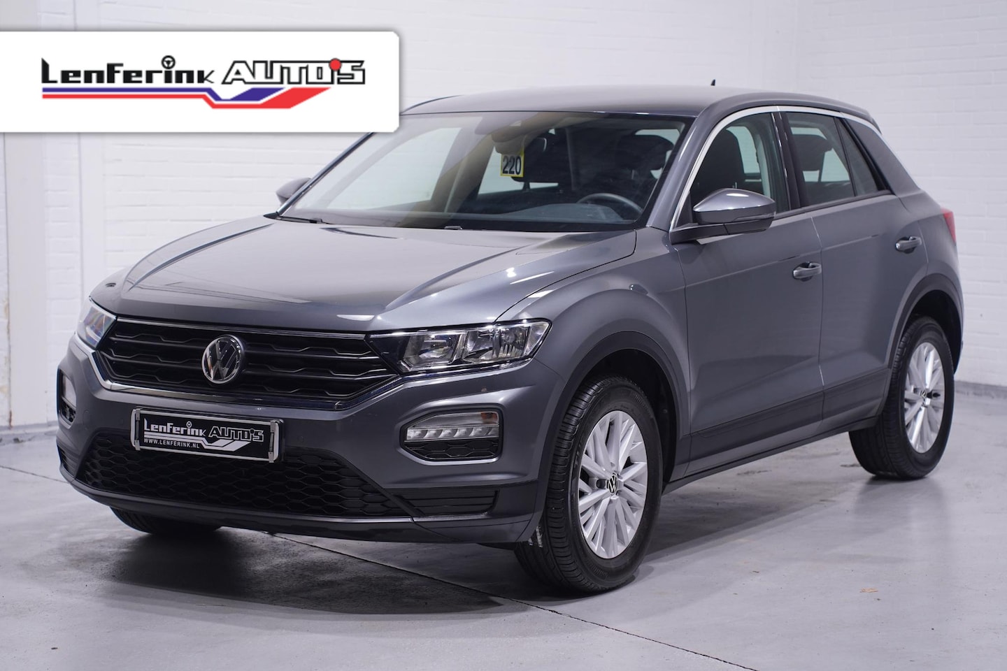 Volkswagen T-Roc - 1.0 TSI Apple Carplay PDC v+a Stoelverwarming NAP - AutoWereld.nl
