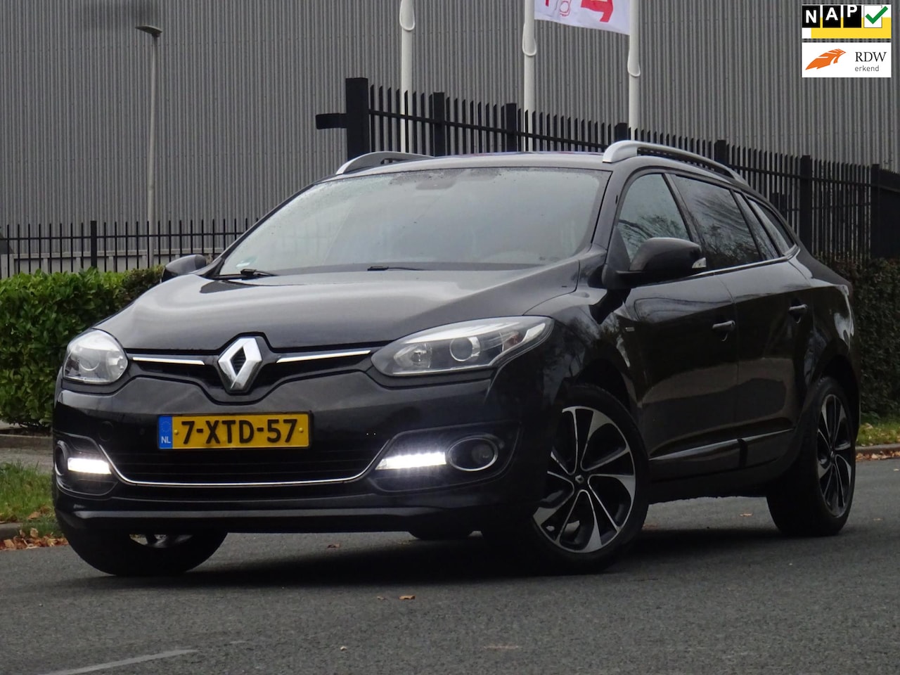 Renault Mégane Estate - 1.2 TCe Bose NAP/LEER/NAVI/CAMERA/PDC - AutoWereld.nl