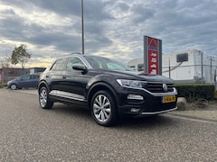 Volkswagen T-Roc - 1.0 TSI Style | Wit dak | Adaptive Cruise Control | Carplay | Stoelverwarming