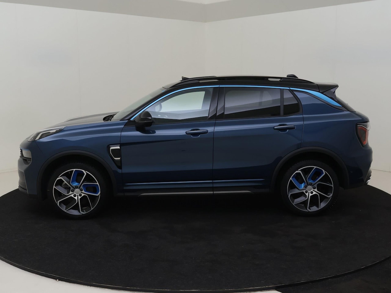 Lynk & Co 01 - 1.5 PHEV Zwartehemel/360Cam/Rijklaar! - AutoWereld.nl