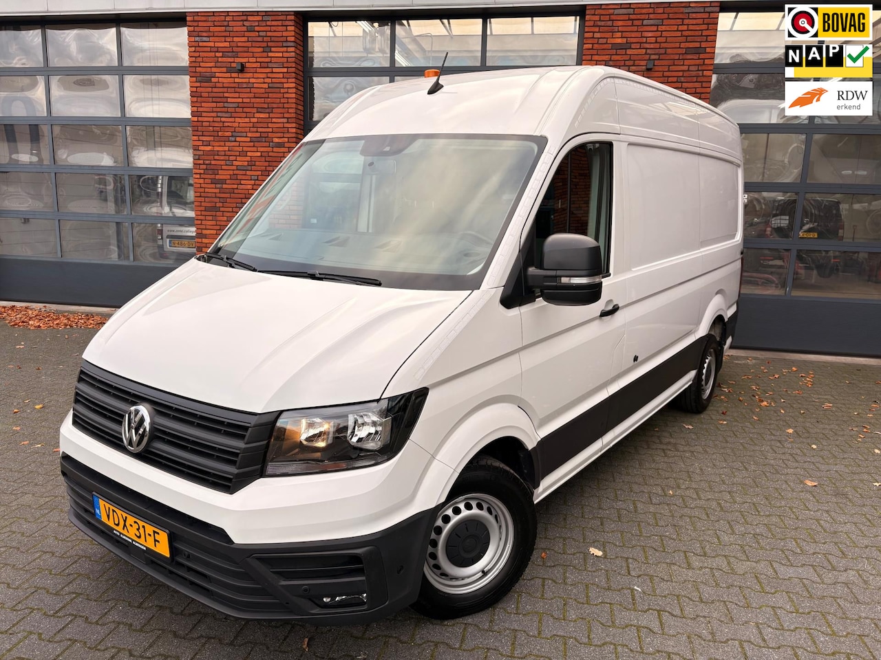 Volkswagen Crafter - 35 2.0 TDI 140PK L3H3 Comfortline|Standkachel|Inrichting|Omvormer| - AutoWereld.nl